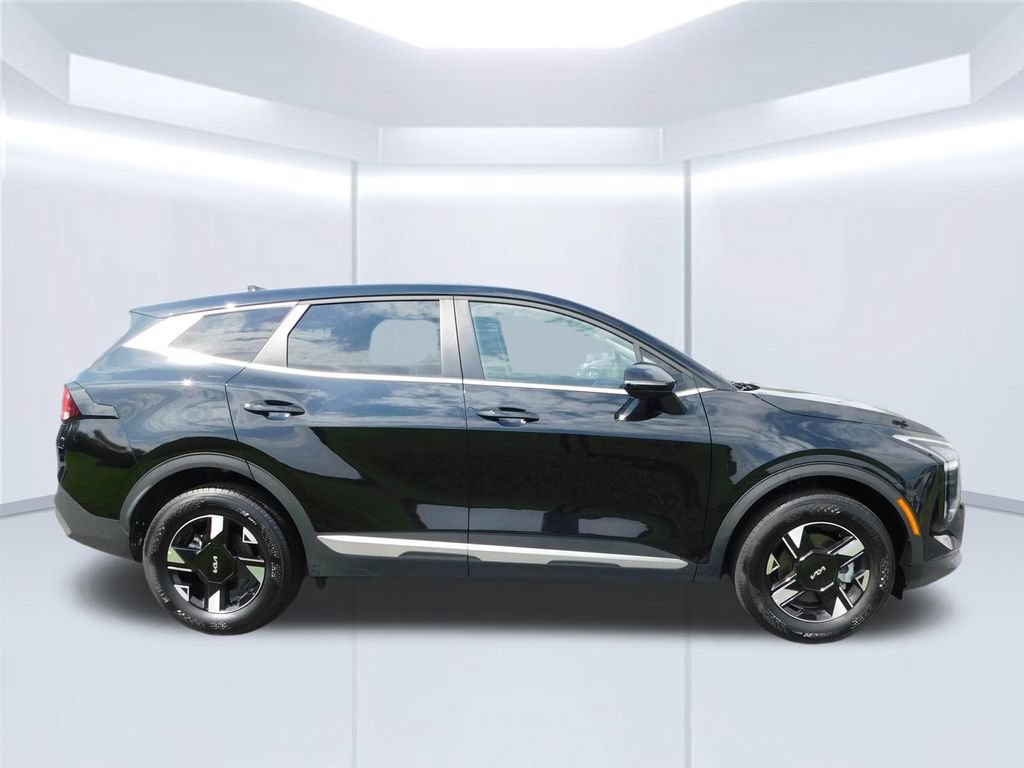 Used 2026 Kia Sportage LX w/ LX Convenience Package AWD/4WD image 2