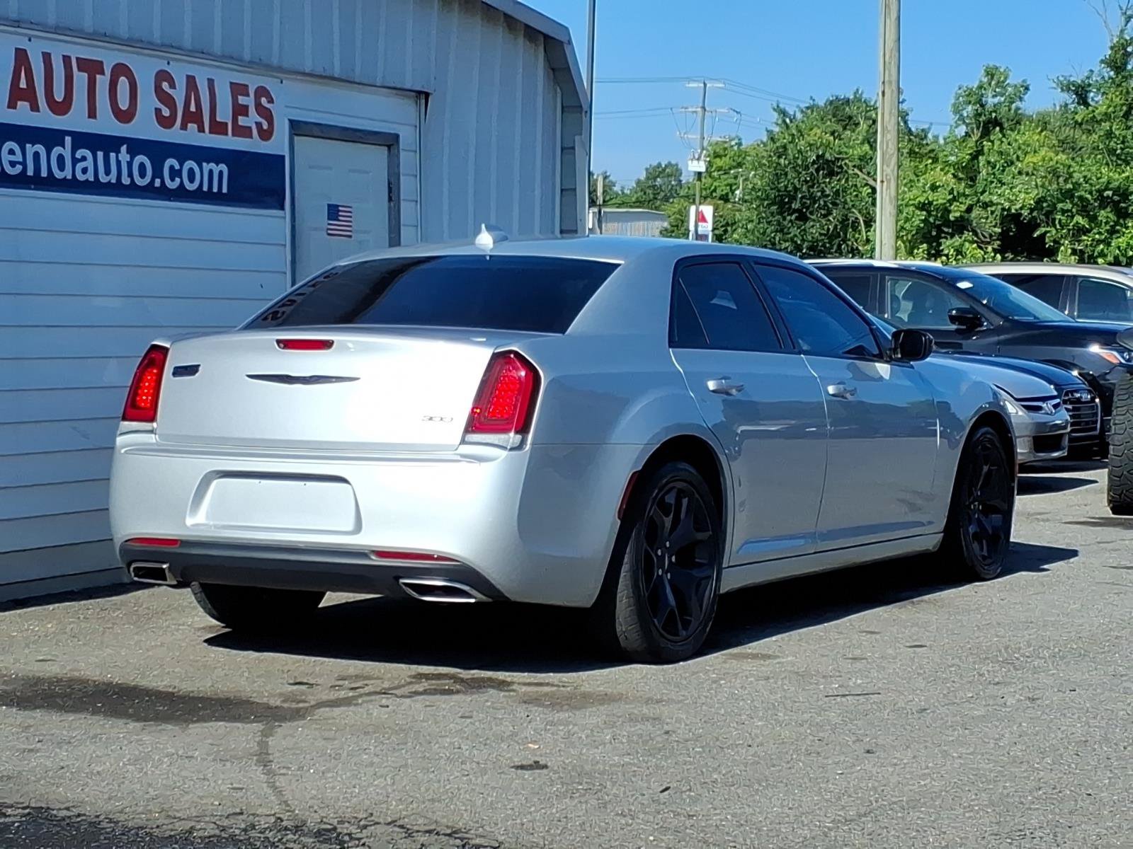 Used 2020 Chrysler 300 Touring w/ Sport Appearance Package RWD image 3