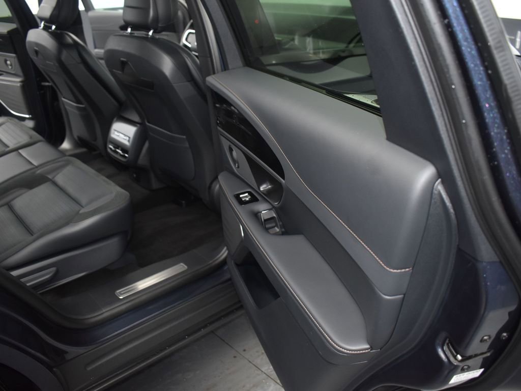 Used 2024 Lincoln Nautilus Reserve w/ Equipment Group 202A image 15