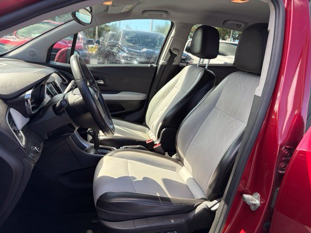 Used 2018 Chevrolet Trax LT w/ Driver Confidence Package FWD image 14