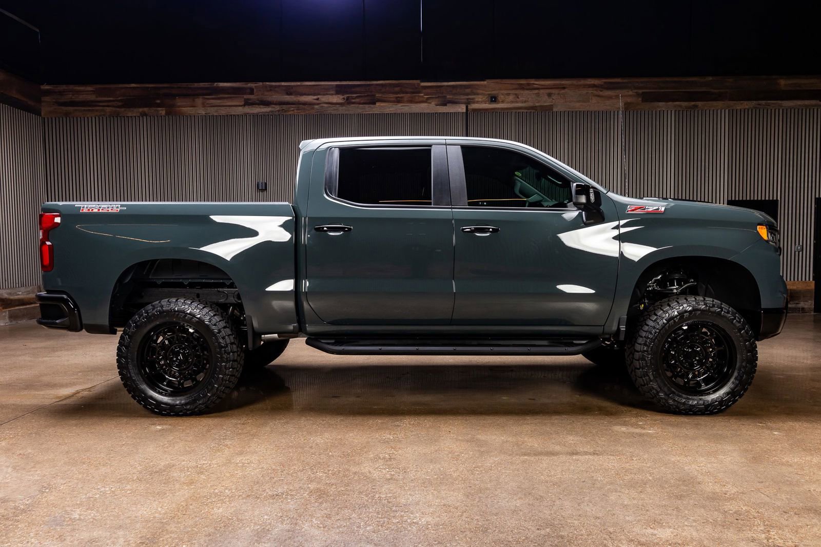 Used 2025 Chevrolet Silverado 1500 LT Trail Boss w/ Convenience Package II image 11