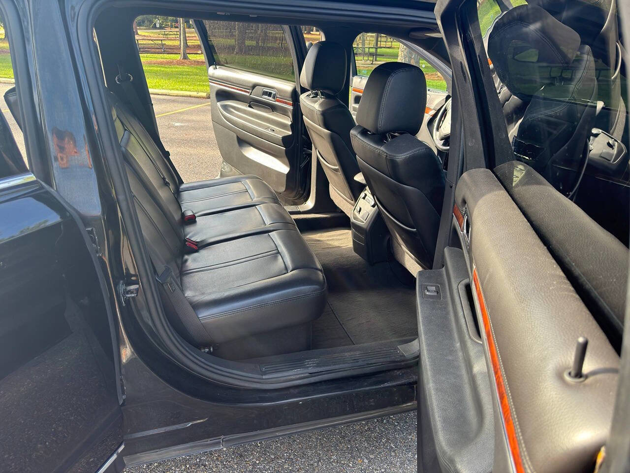 Used 2014 Lincoln MKT AWD image 16