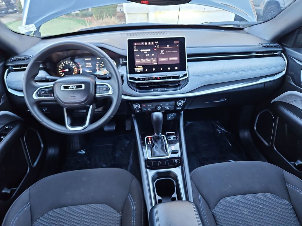 Used 2024 Jeep Compass Sport image 9