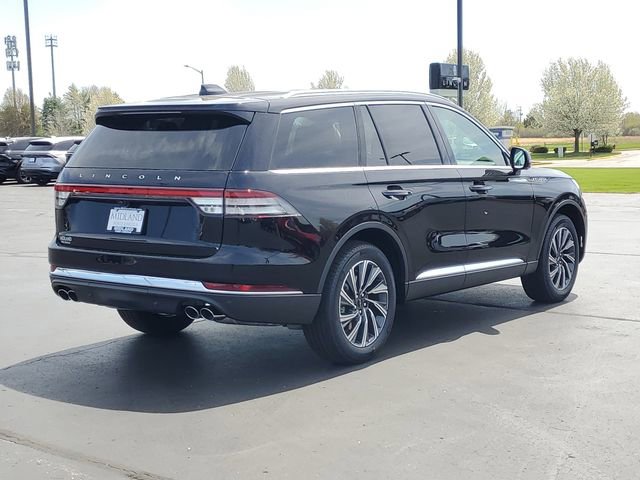 New 2026 Lincoln Aviator AWD image 3
