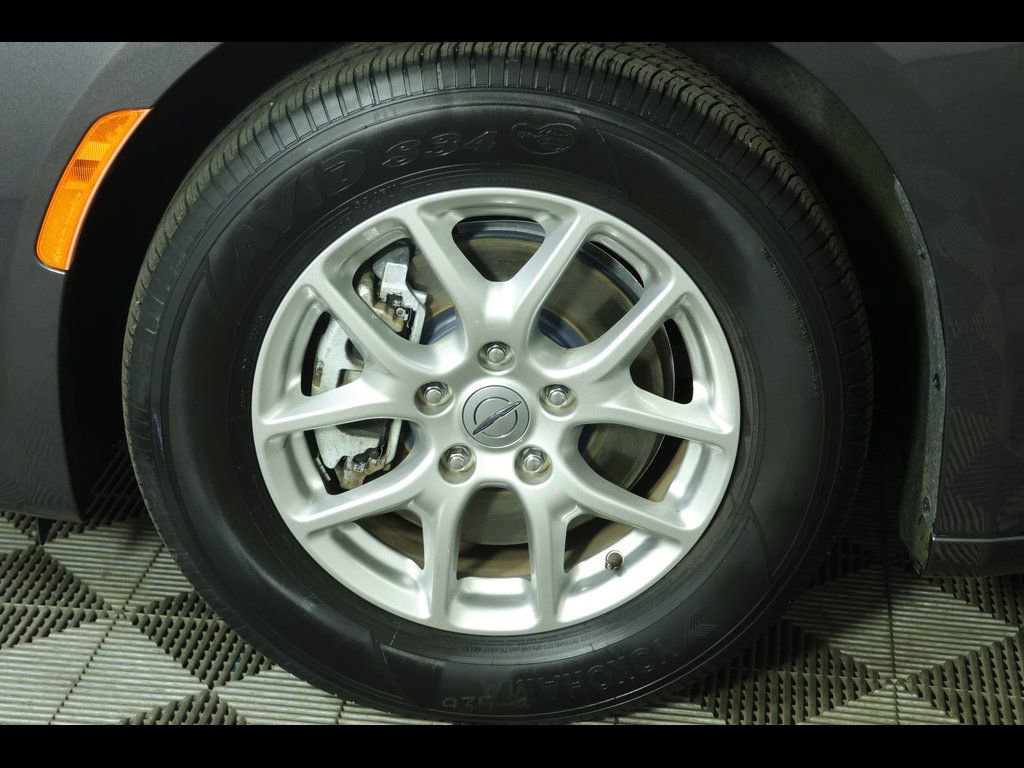 Used 2023 Chrysler Pacifica Touring-L FWD image 14