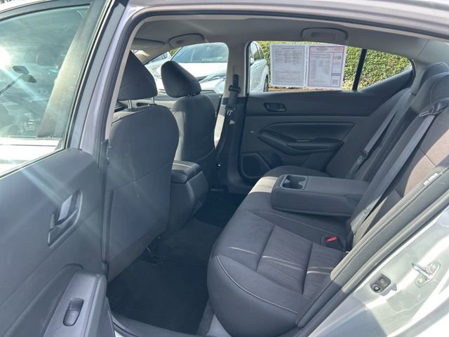 Used 2024 Nissan Altima 2.5 SV image 13