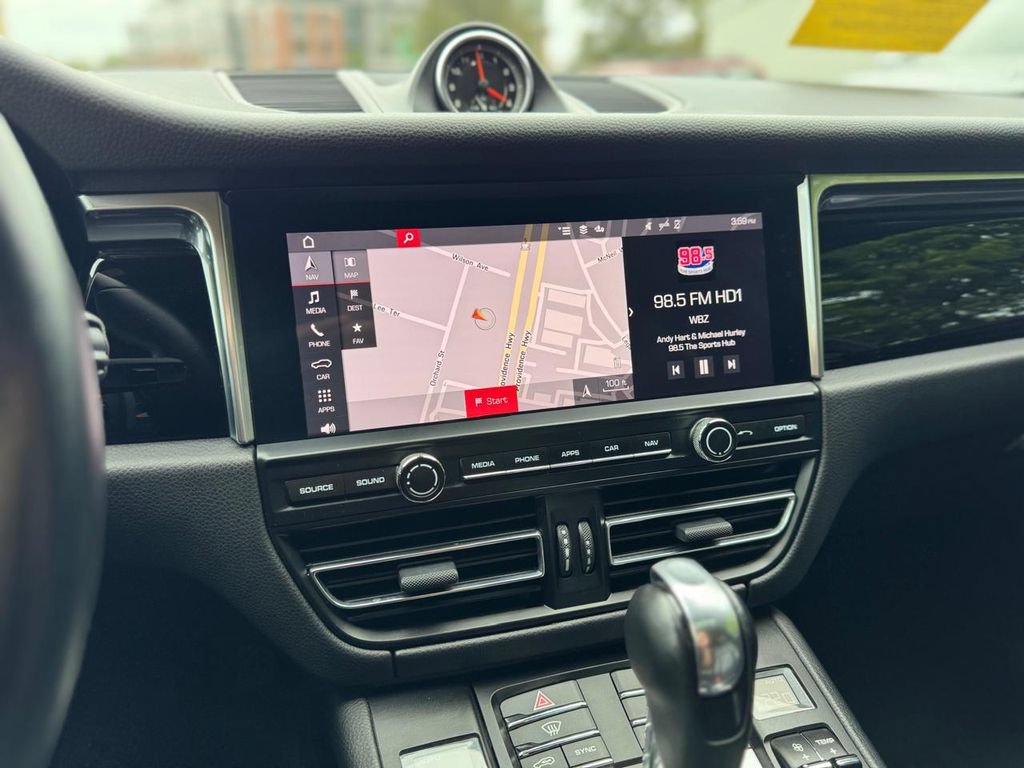 Used 2020 Porsche Macan AWD/4WD image 15