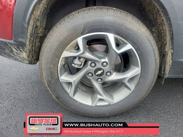 Used 2025 Chevrolet Trax LT FWD image 5
