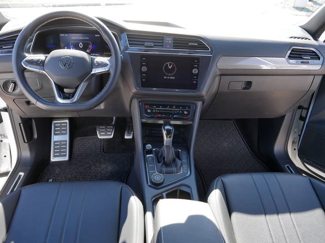 Certified 2023 Volkswagen Tiguan SE R-Line image 21