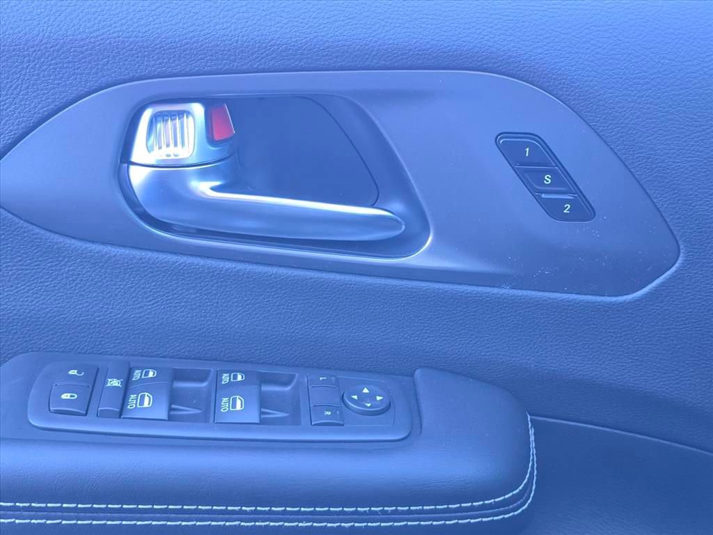 New 2026 Chrysler Pacifica Select w/ S Appearance Package FWD image 13