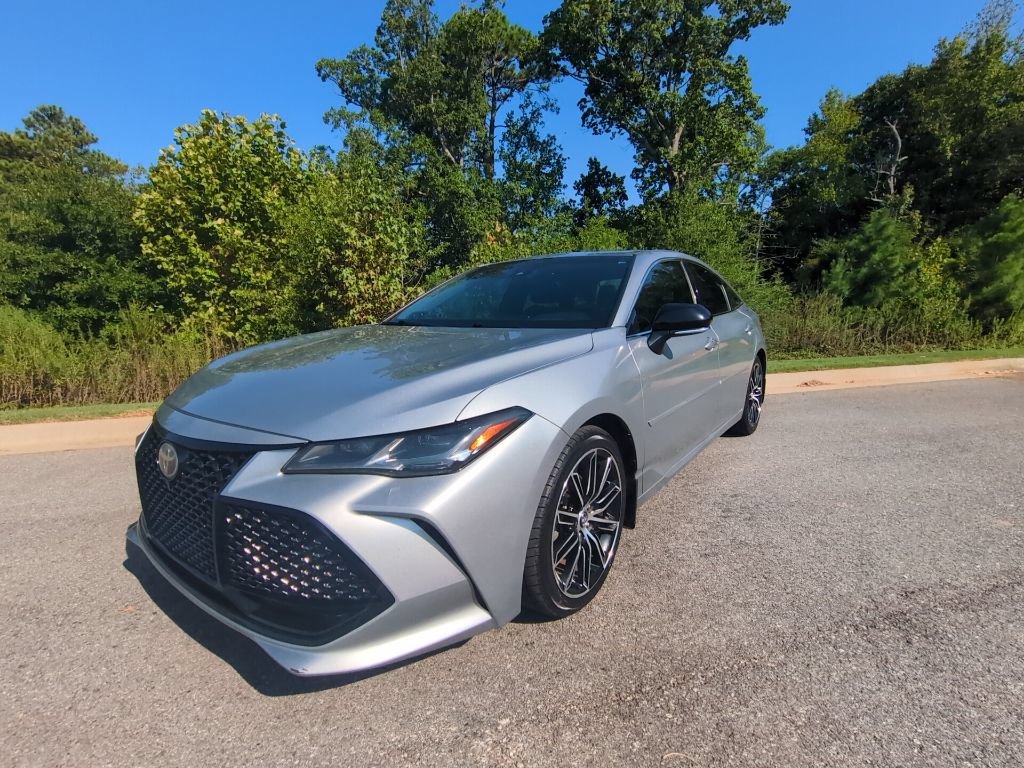 Used 2020 Toyota Avalon Touring FWD image 3