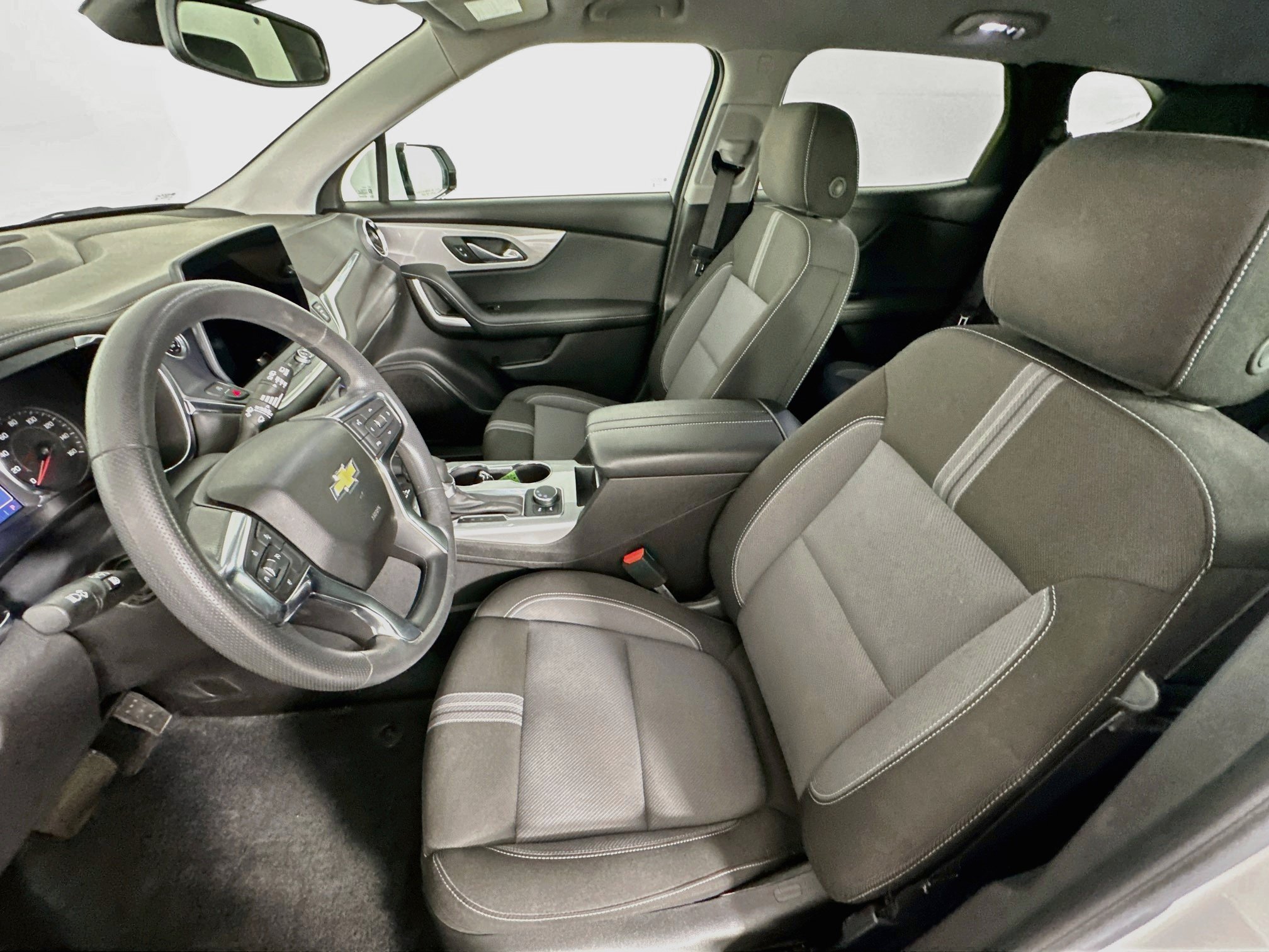 Used 2024 Chevrolet Blazer LT w/ Convenience Package FWD image 13