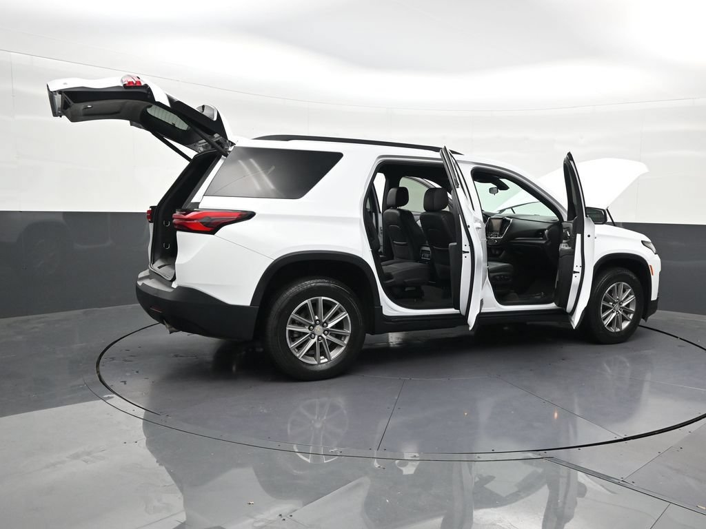 Used 2023 Chevrolet Traverse LT FWD image 30
