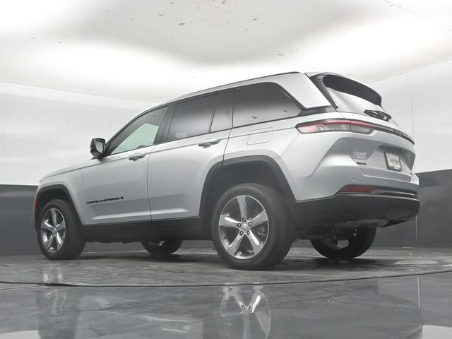 Used 2025 Jeep Grand Cherokee Limited w/ Black Appearance Package AWD/4WD image 57