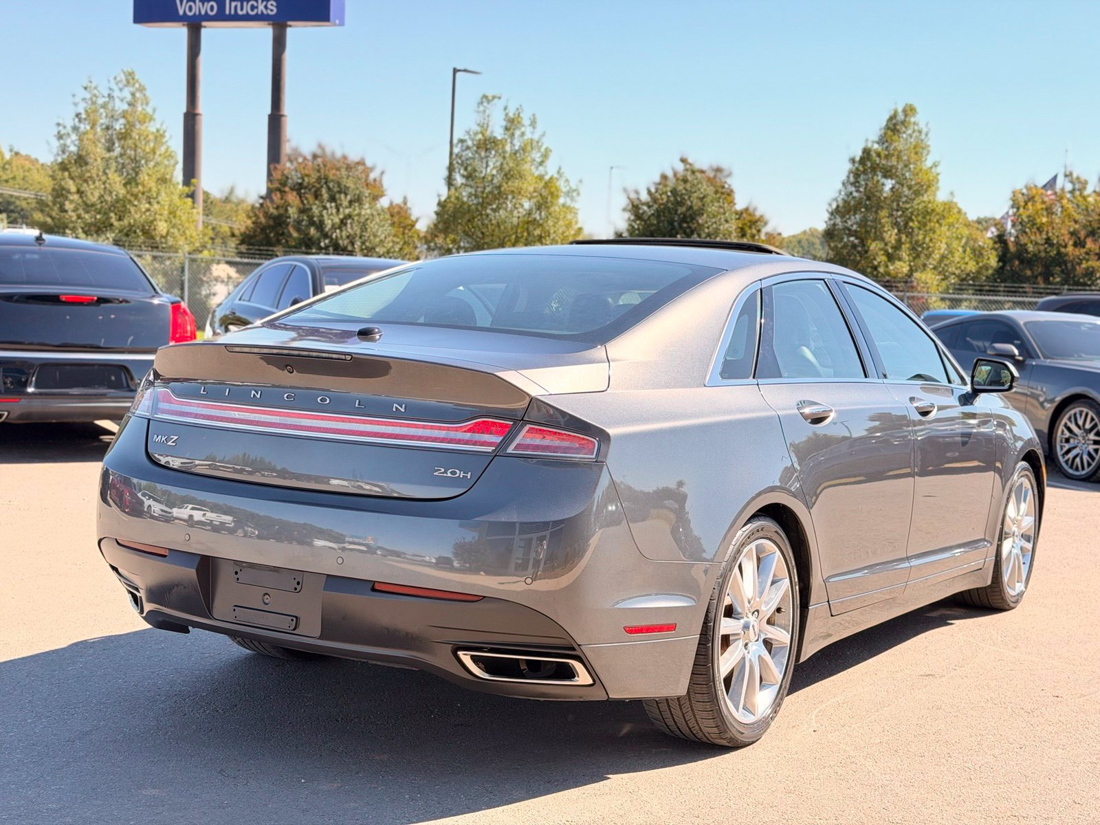 Used 2016 Lincoln MKZ Hybrid w/ Equipment Group 600A Reserve FWD image 9