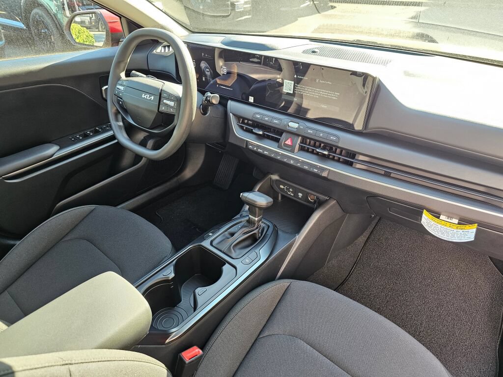New 2026 Kia K4 FWD image 27