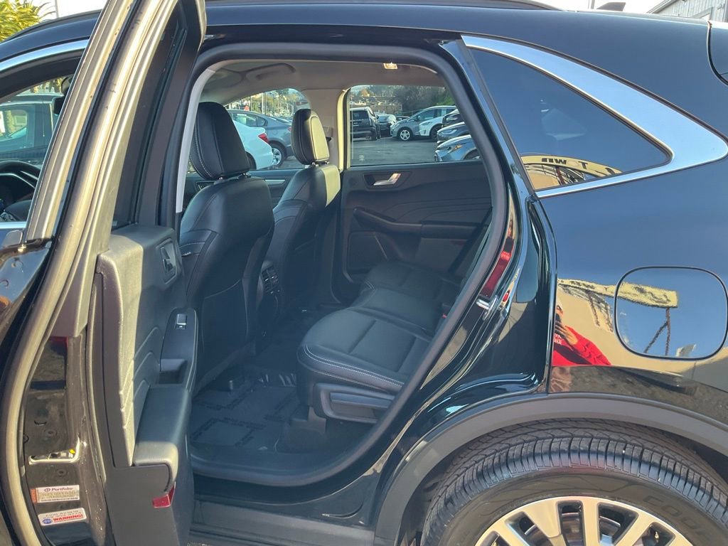 Used 2021 Ford Escape Titanium image 8