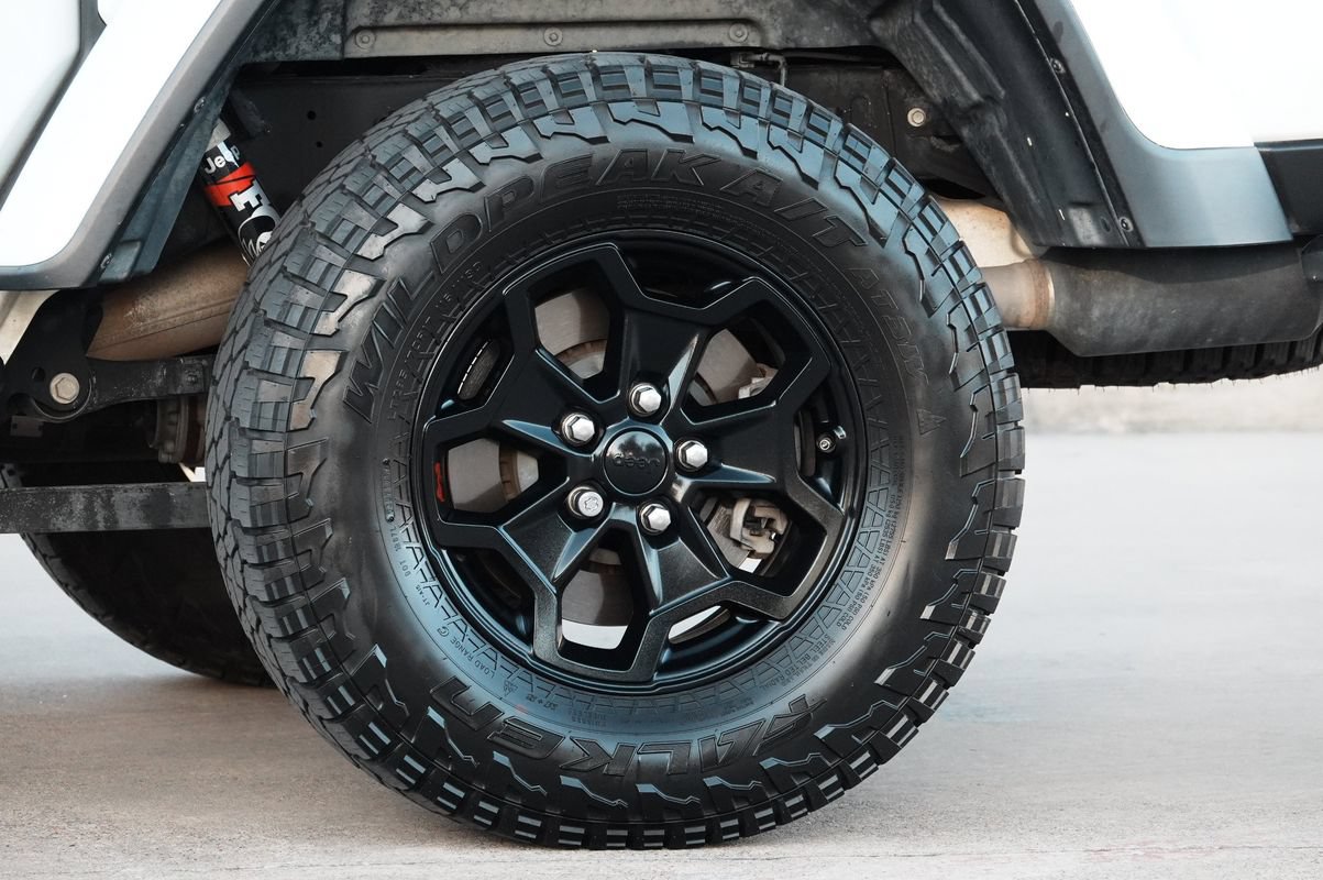 Used 2020 Jeep Gladiator Rubicon AWD/4WD image 27