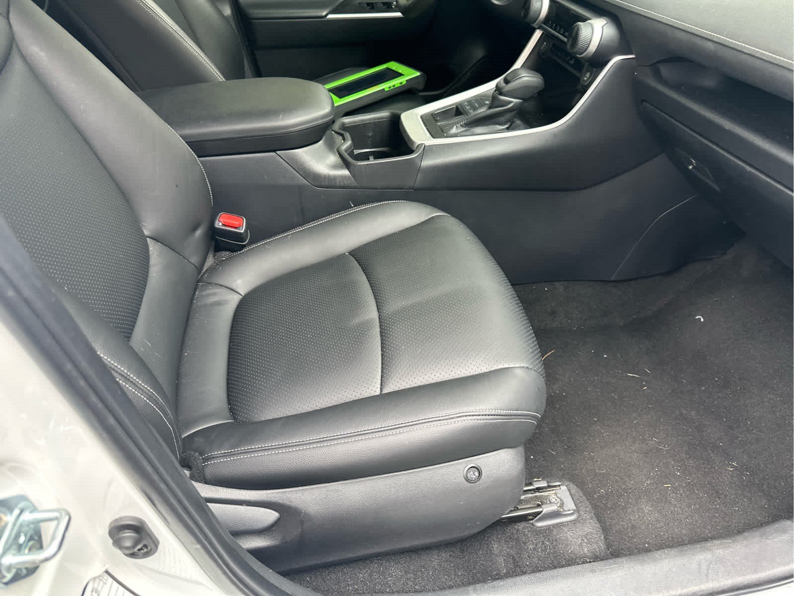 Used 2024 Toyota RAV4 LE AWD/4WD image 7