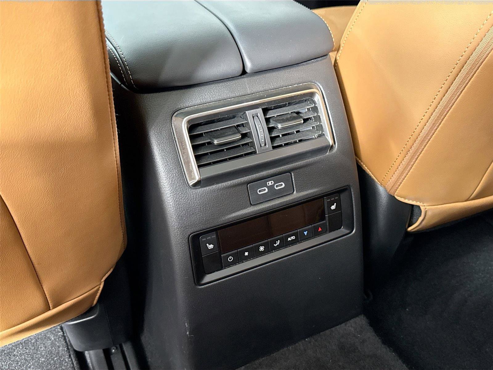 Certified 2025 MAZDA CX-70 3.3 Turbo S w/ Premium Plus image 37