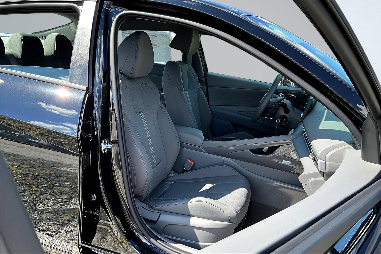 New 2026 Hyundai Elantra SE FWD image 9
