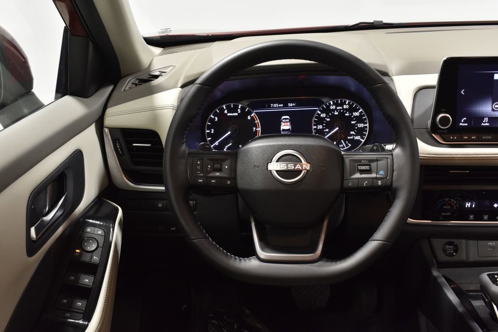 Used 2025 Nissan Rogue SV image 13