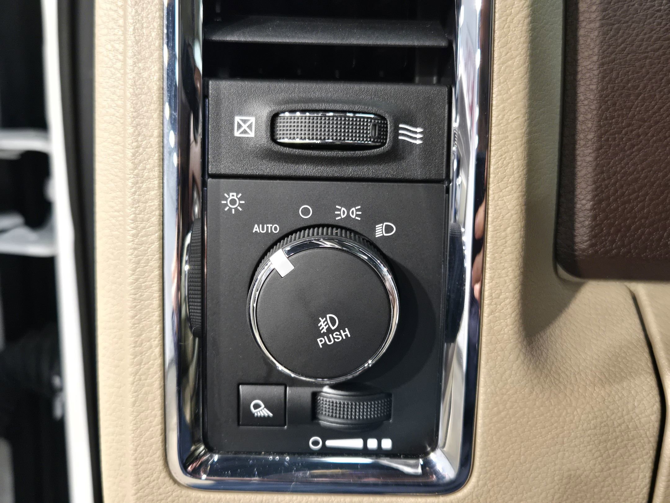 Used 2017 RAM 1500 Laramie image 21