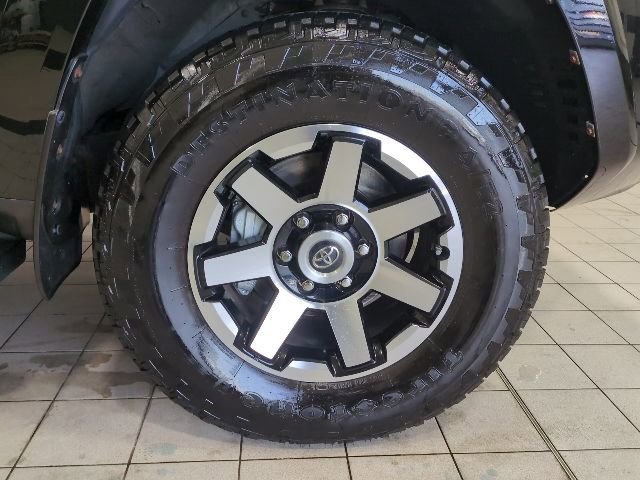 Used 2019 Toyota 4Runner TRD Off-Road AWD/4WD image 27