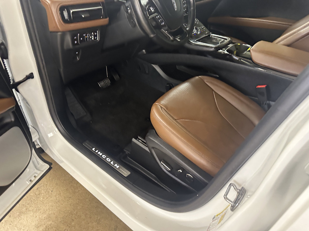 Used 2023 Lincoln Nautilus Reserve w/ Equipment Group 202A image 34