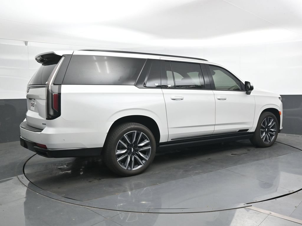 Used 2024 Cadillac Escalade ESV Sport Platinum AWD/4WD image 3