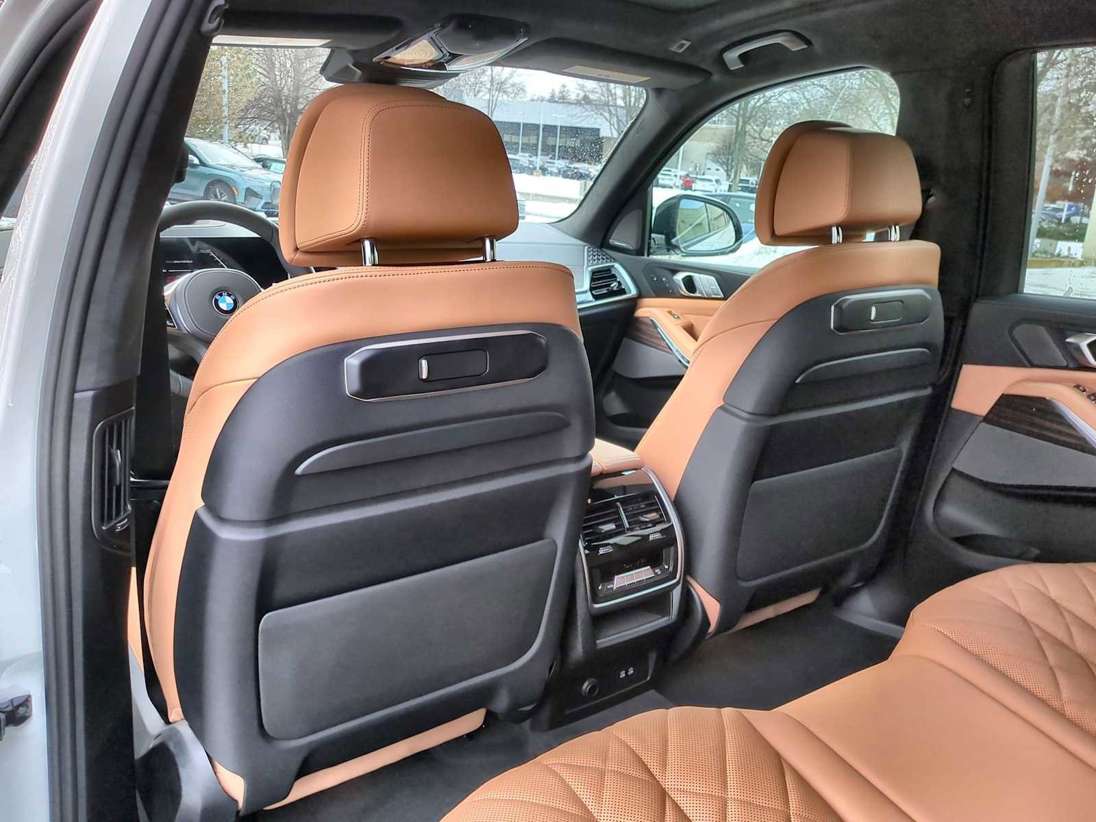 New 2026 BMW X7 xDrive40i w/ Executive Package image 18