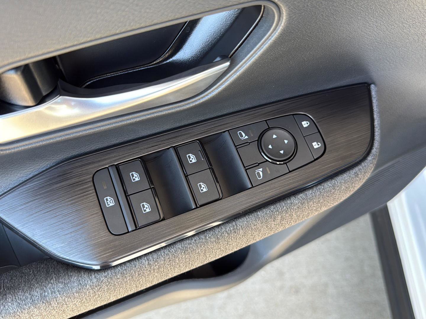 New 2026 Nissan Kicks SV w/ SV Premium Package image 12