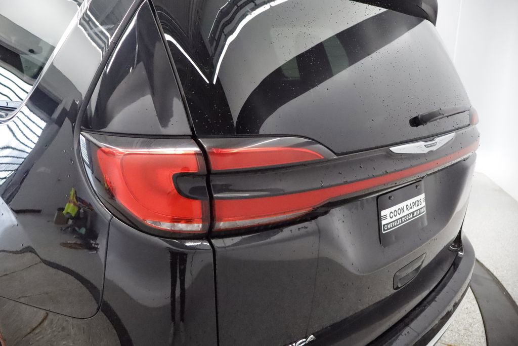 Certified 2023 Chrysler Pacifica Touring-L FWD image 17