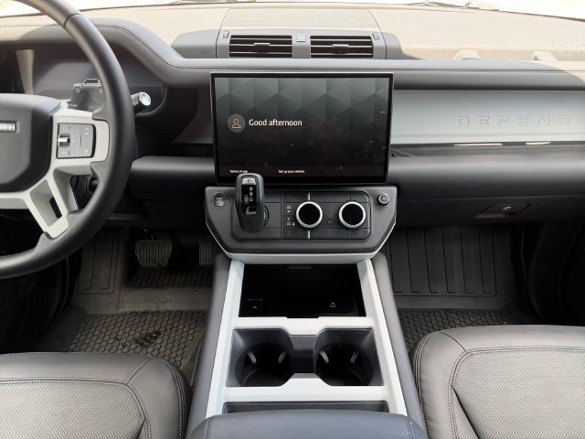 Certified 2026 Land Rover Defender 110 X-Dynamic SE AWD/4WD image 15