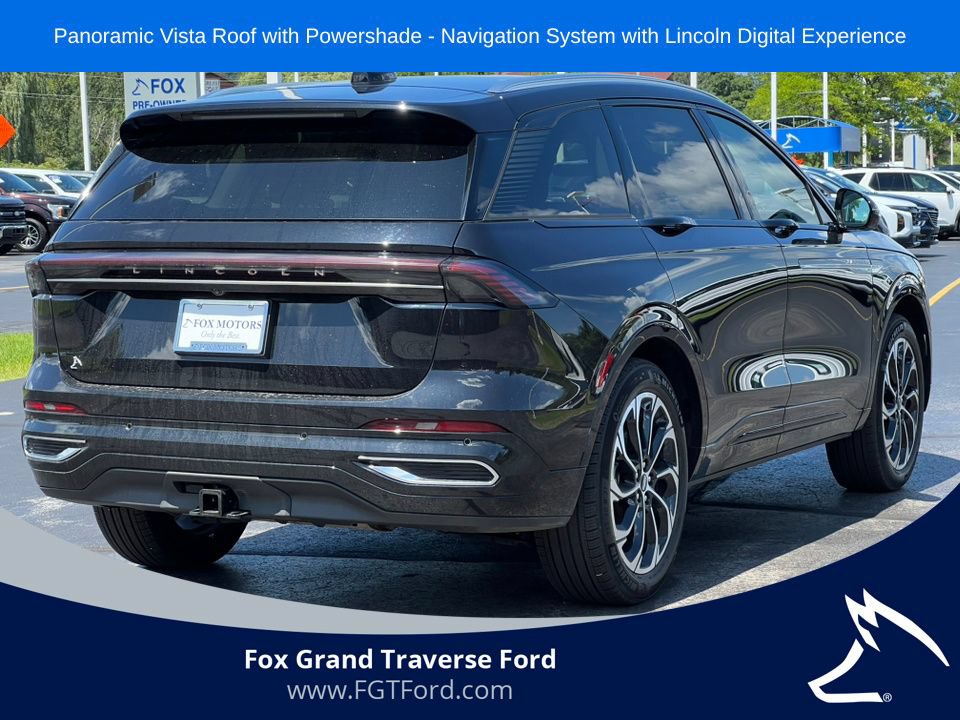 Used 2026 Lincoln Nautilus Reserve AWD/4WD image 9
