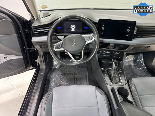 Used 2025 Volkswagen Jetta SE image 15