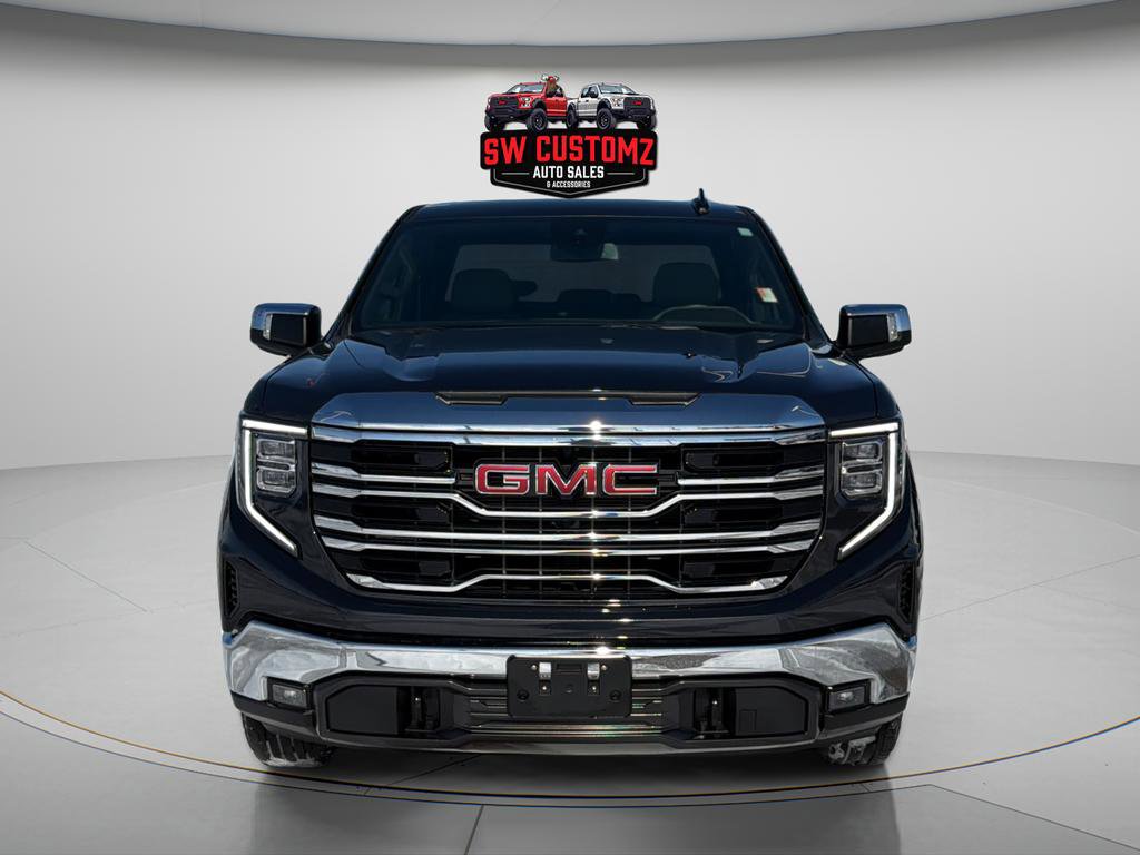 Used 2025 GMC Sierra 1500 SLT image 2