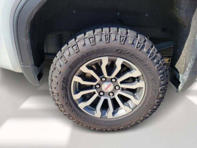 Used 2022 GMC Sierra 1500 AT4 w/ AT4 Preferred Package image 10