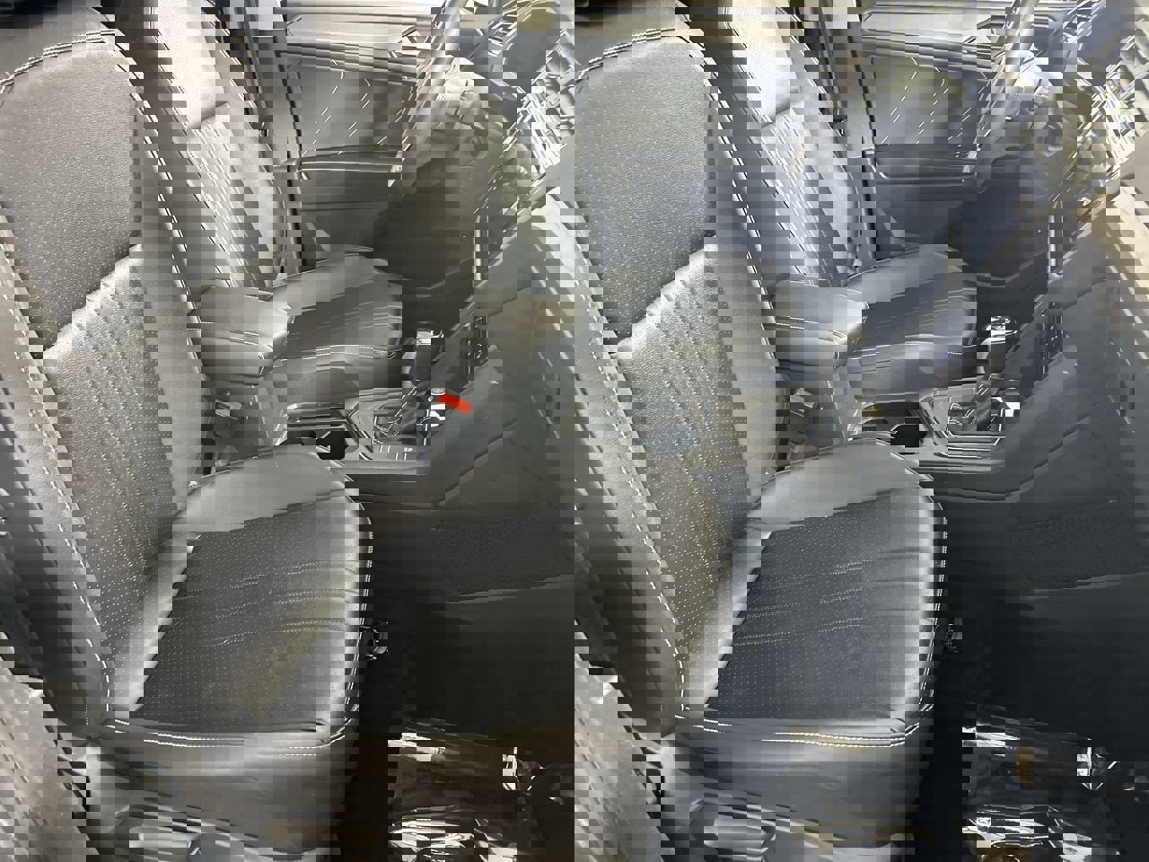 Used 2024 Volkswagen Tiguan Wolfsburg Edition image 26