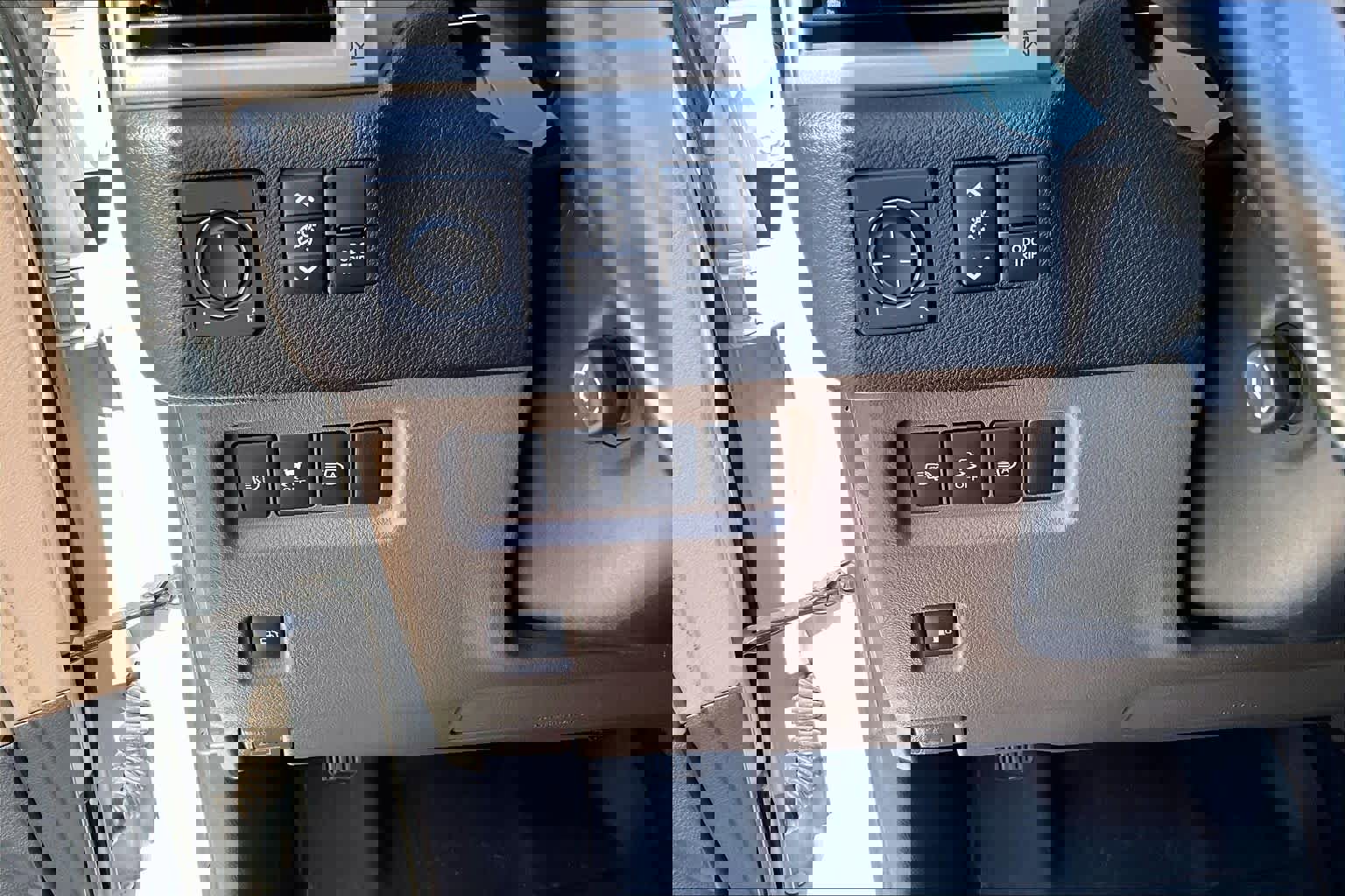 Used 2020 Lexus GX 460 Premium w/ Premium Package image 32