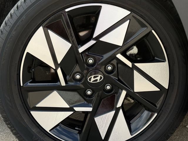 Used 2024 Hyundai Kona SEL image 8