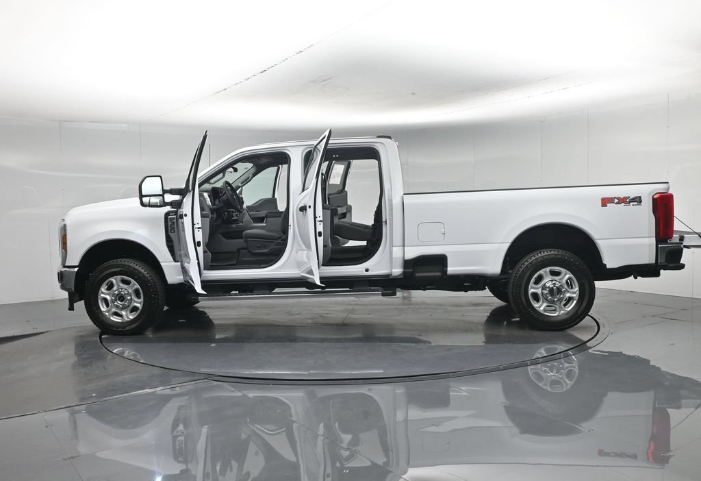 New 2026 Ford F350 XLT w/ FX4 Off-Road Package AWD/4WD image 36