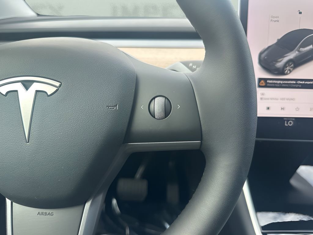 Used 2021 Tesla Model Y Long Range image 16