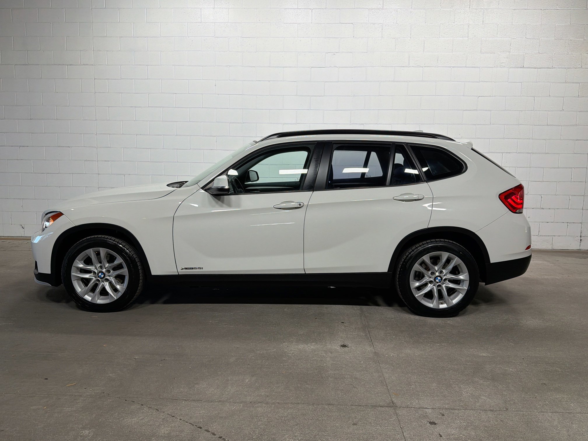 Used 2015 BMW X1 xDrive28i image 2