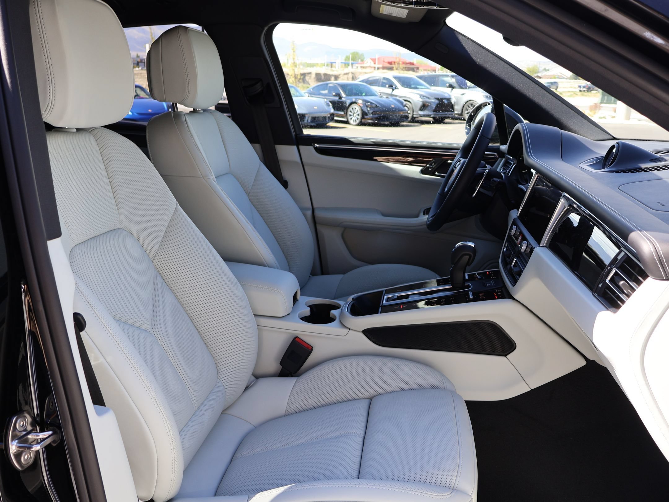 New 2026 Porsche Macan AWD/4WD image 26