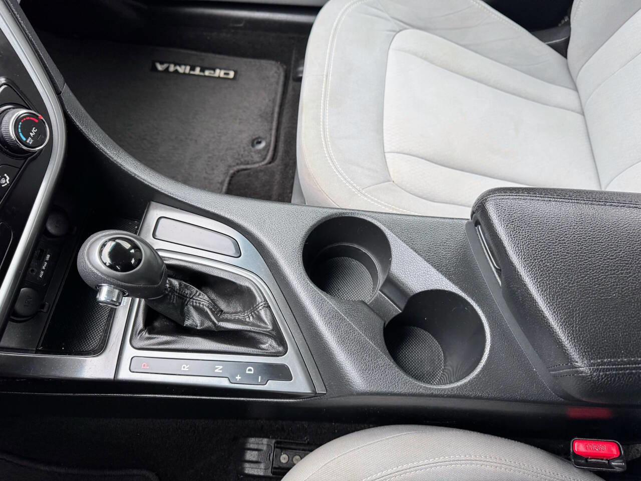 Used 2011 Kia Optima LX image 24