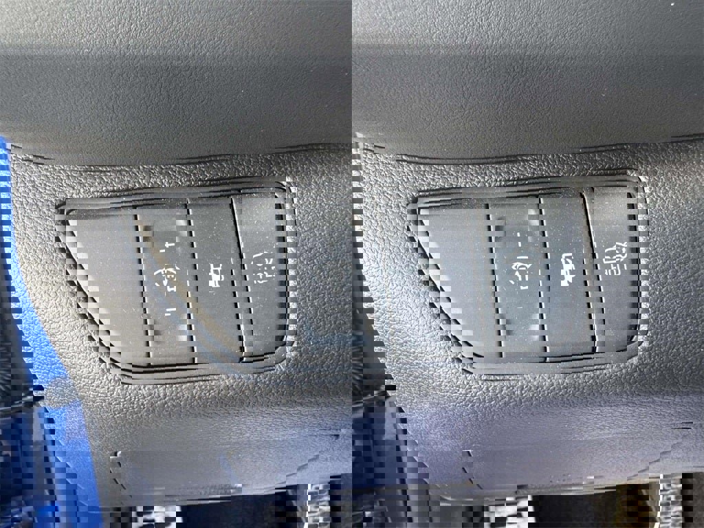 Used 2025 Genesis G70 3.3T Advanced w/ Sport Prestige Package image 20