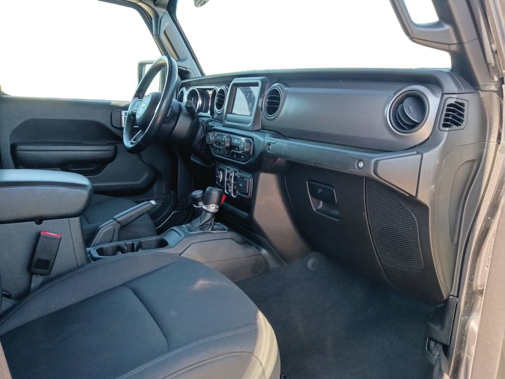 Used 2022 Jeep Gladiator Willys image 24