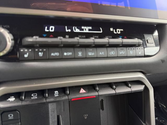 Used 2026 Toyota Sequoia Platinum AWD/4WD image 11