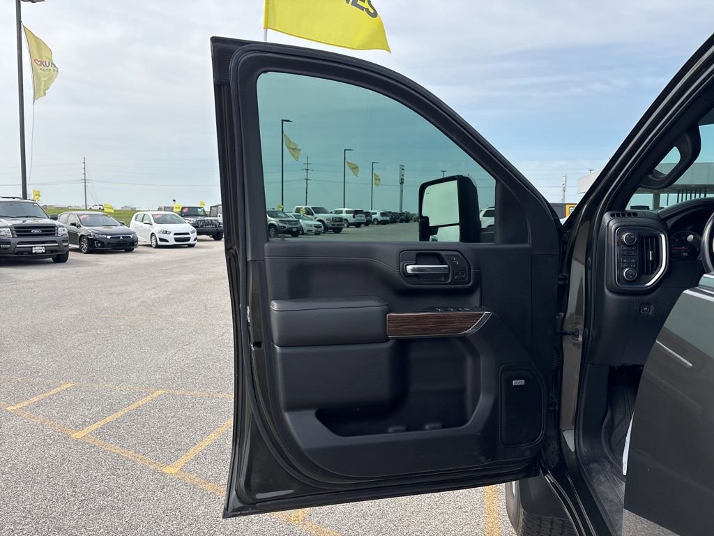 Used 2022 Chevrolet Silverado 2500 High Country AWD/4WD image 31